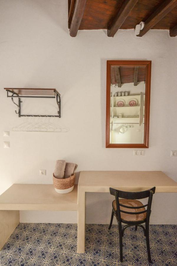 Castrum Traditional Sunset Suites Plaka  Bagian luar foto
