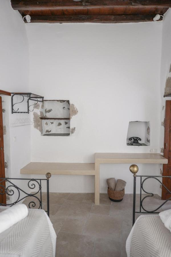 Castrum Traditional Sunset Suites Plaka  Bagian luar foto