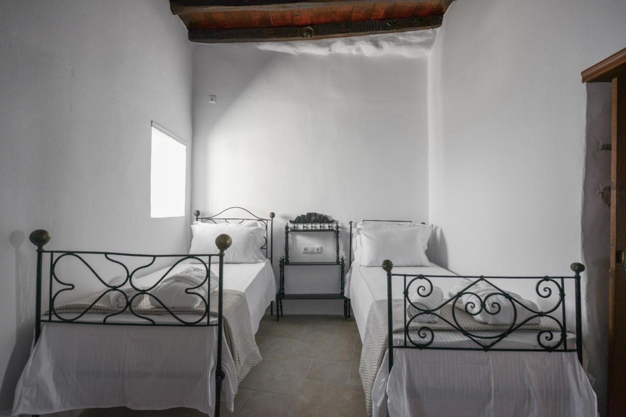 Castrum Traditional Sunset Suites Plaka  Bagian luar foto