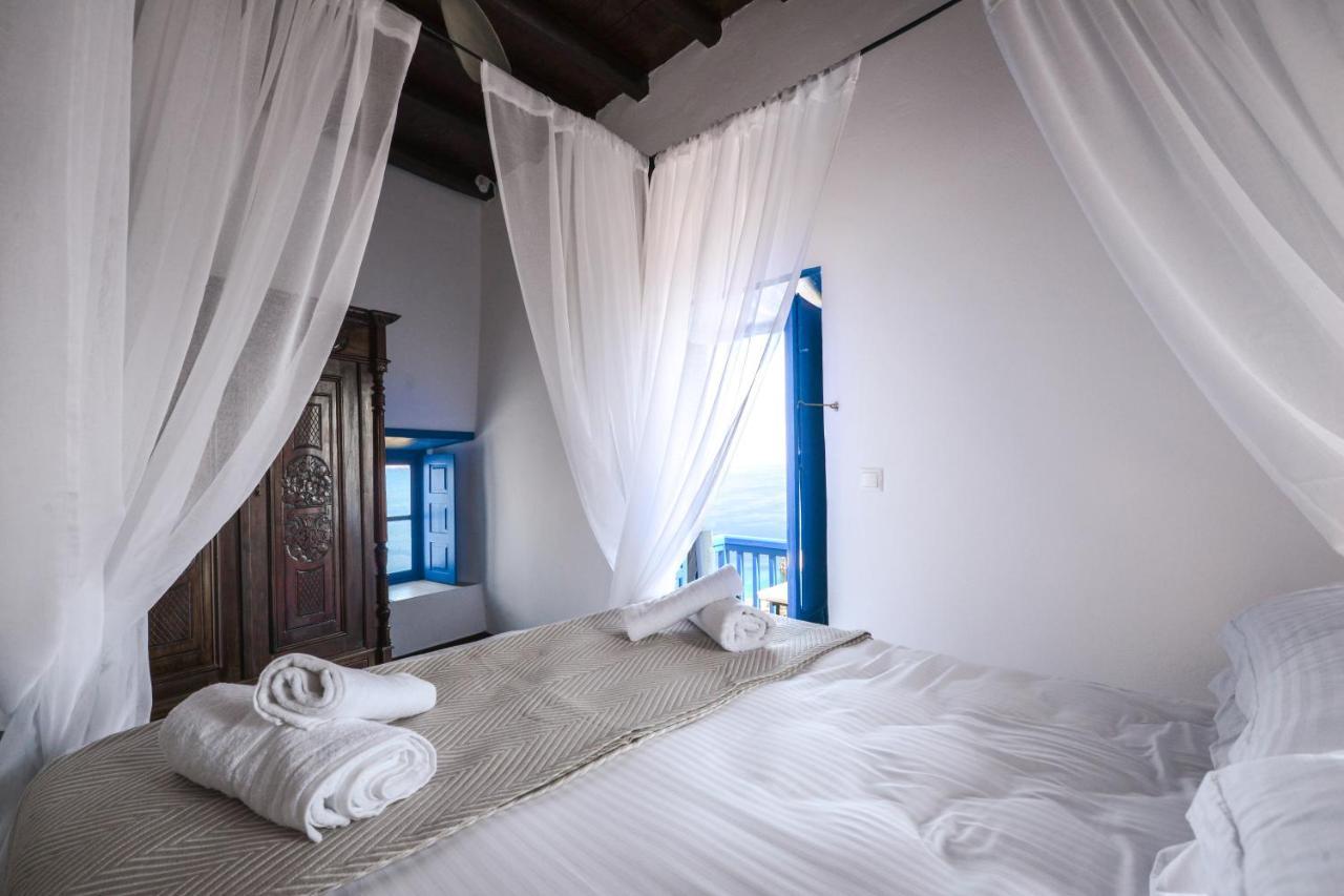 Castrum Traditional Sunset Suites Plaka  Bagian luar foto