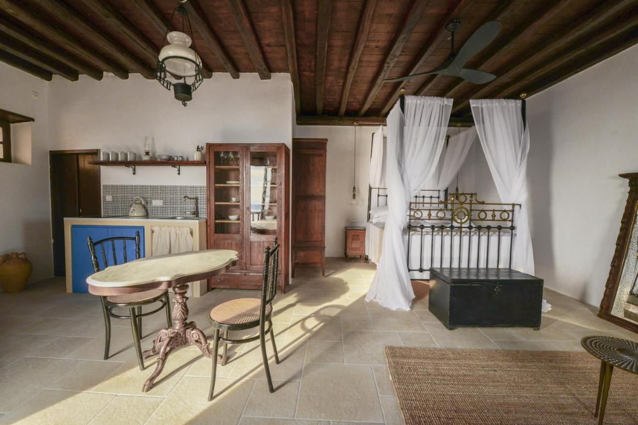 Castrum Traditional Sunset Suites Plaka  Bagian luar foto