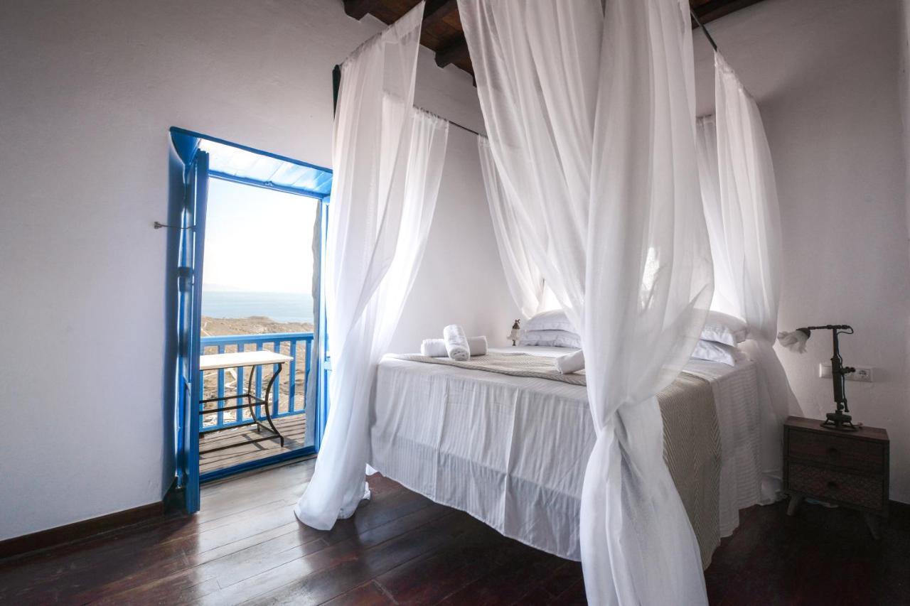 Castrum Traditional Sunset Suites Plaka  Bagian luar foto