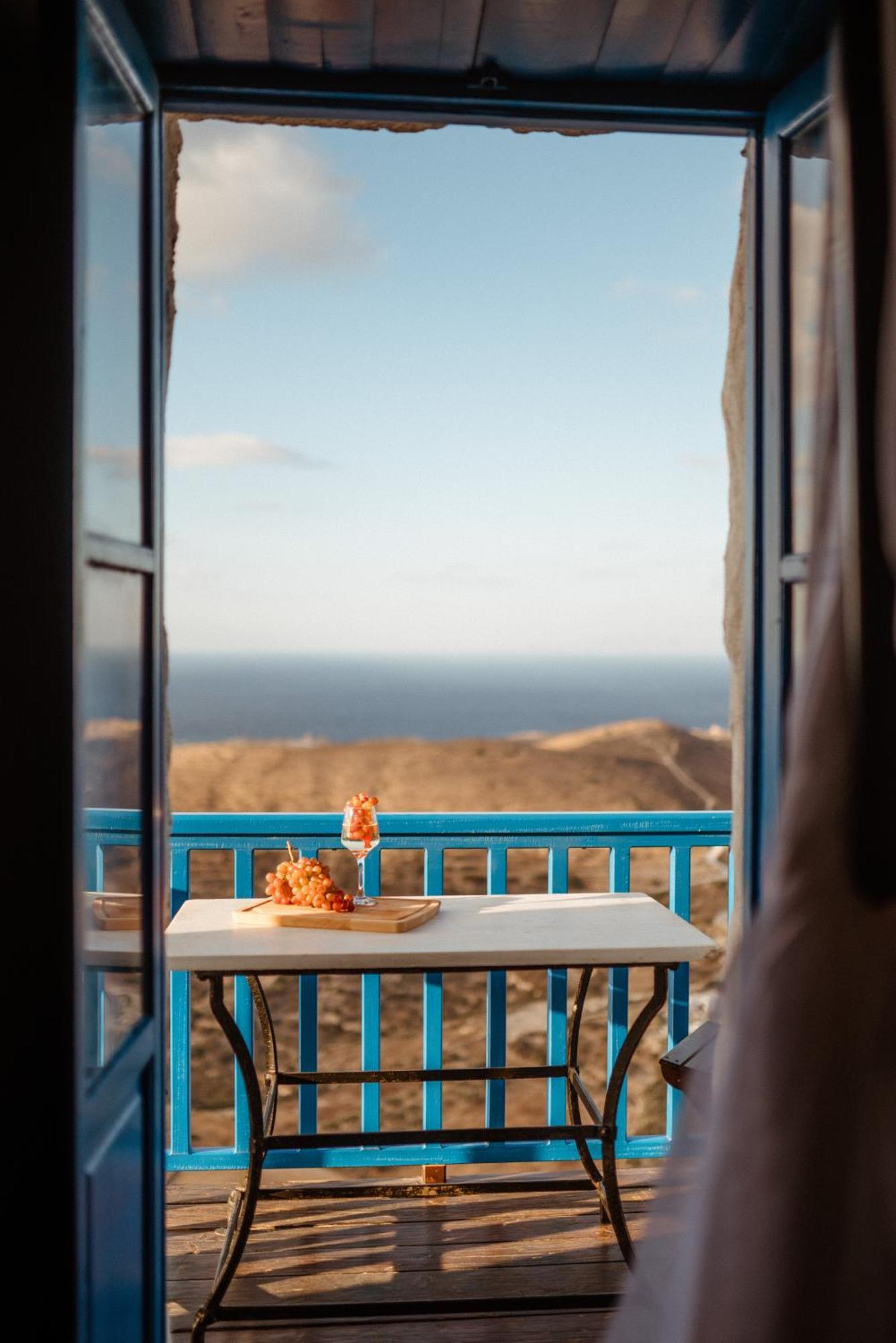 Castrum Traditional Sunset Suites Plaka  Bagian luar foto