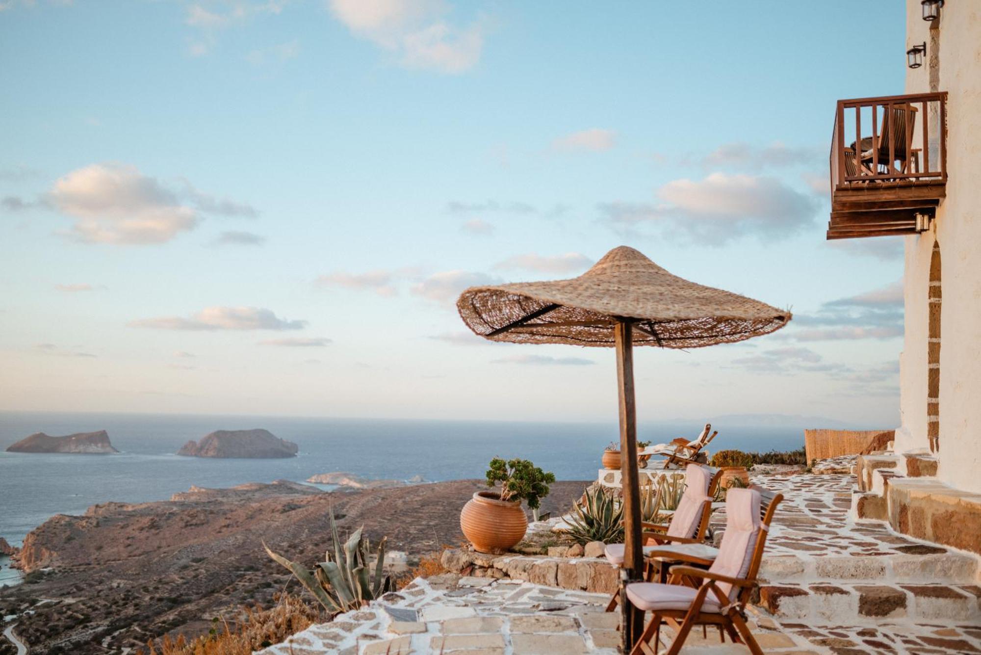 Castrum Traditional Sunset Suites Plaka  Bagian luar foto